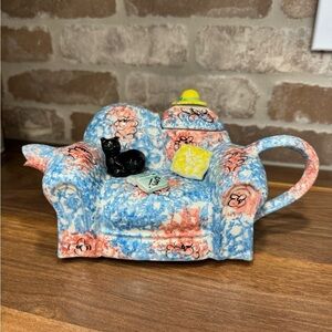 Vintage Swineside Ceramics teapot​​​​​